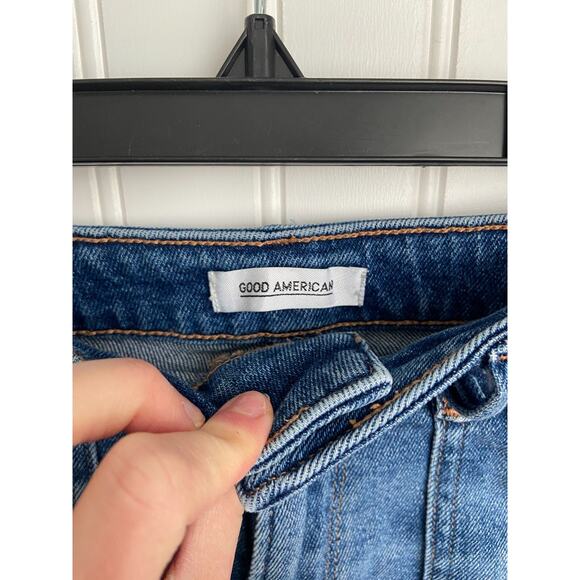 LAST CHANCE Good American Jean Shorts Women's 10/30 Blue Distressed Medium - Picture 3 of 5